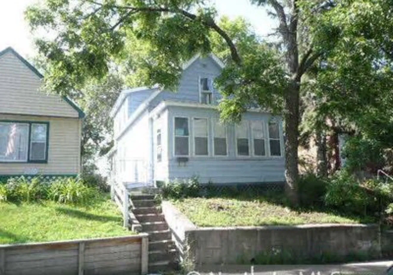 2 bed, 921 sqft, $1,650 — Photo 3