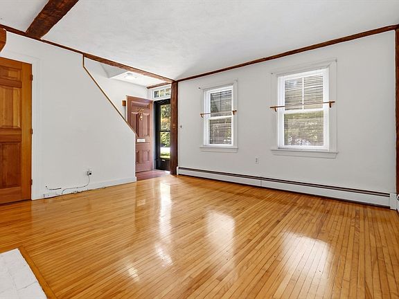 3rd image of 307 Maple St #307