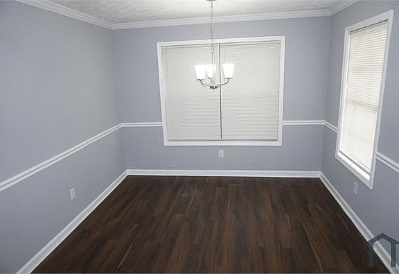 3rd image of 5489 Park Pl S
