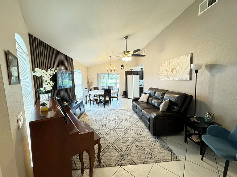 1049 Amanda Kay Cir — Photo 23