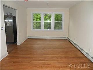 3rd image of 11 Ross Dr