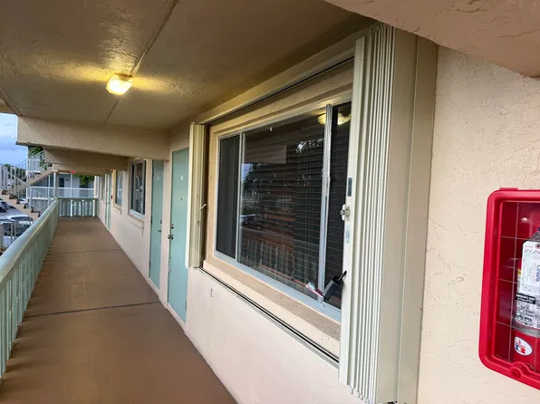 600 Village Green Ct APT 218, Palm Springs, FL 33461