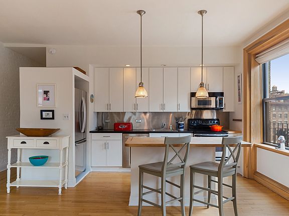 3rd image of 251 W 95th St APT 6S