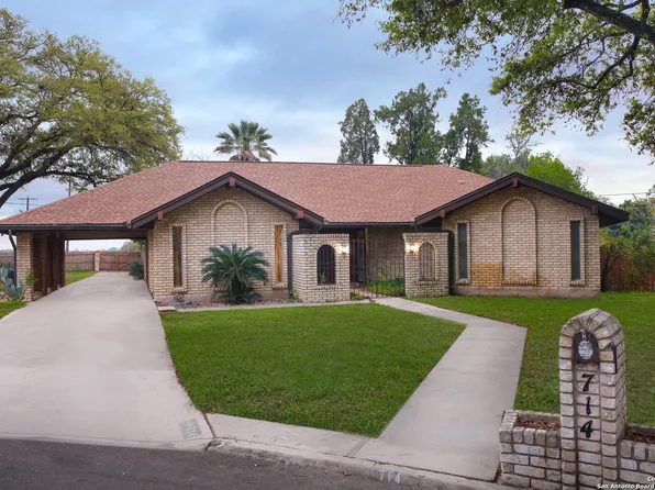 714 Moorside, Windcrest, TX 78239