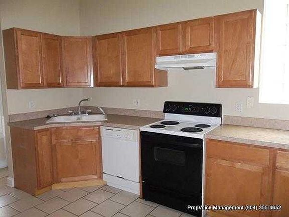 3rd image of 1533 Silver St