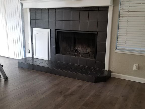3rd image of 278 Laurelwood Cir