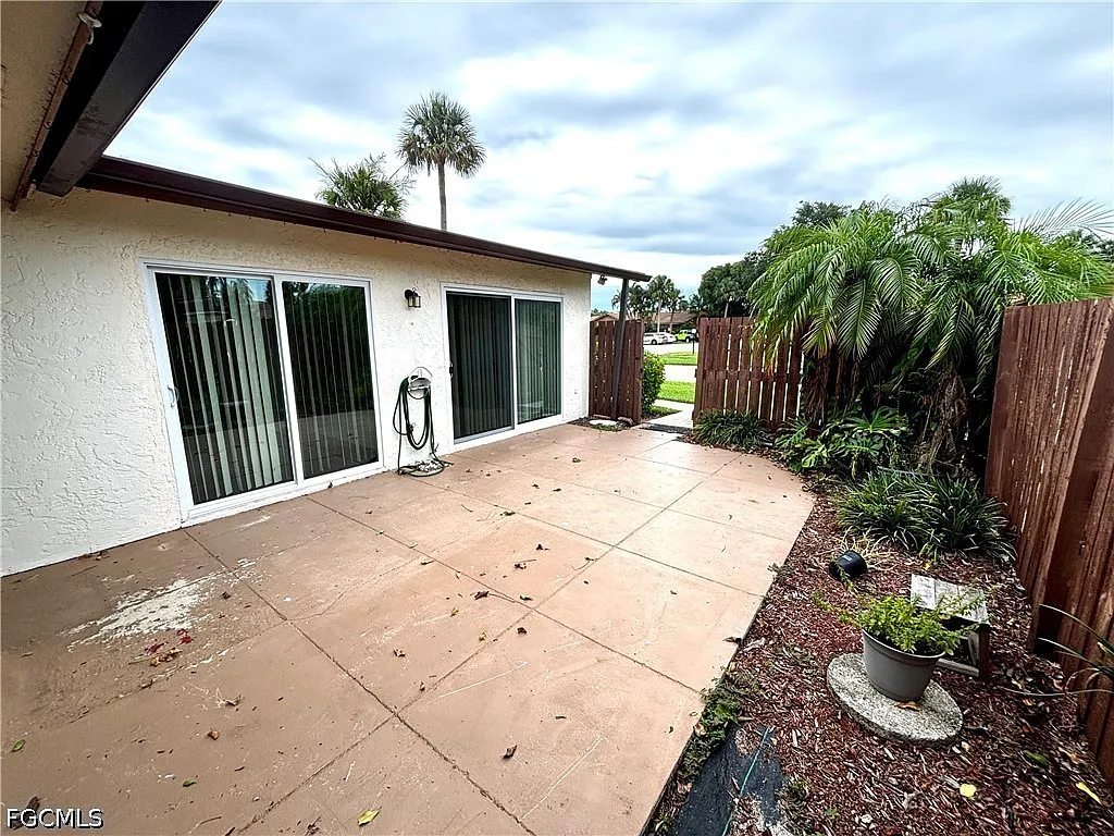 2 bed, 1.5 bath, 1014 sqft, $1,650 — Photo 2