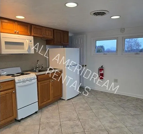 17A Locust St — Photo 2