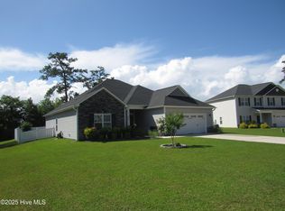 315 Little Egret Ln, Swansboro, NC 28584