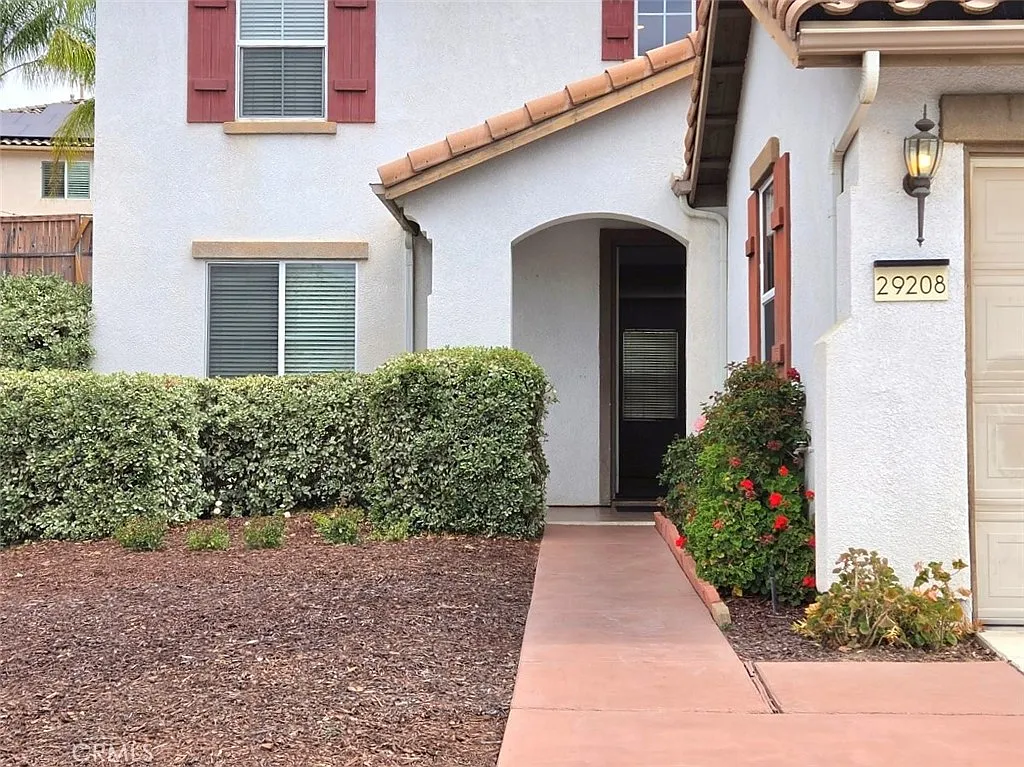 4 bed, 2.5 bath, 3470 sqft, $3,500 — Photo 3
