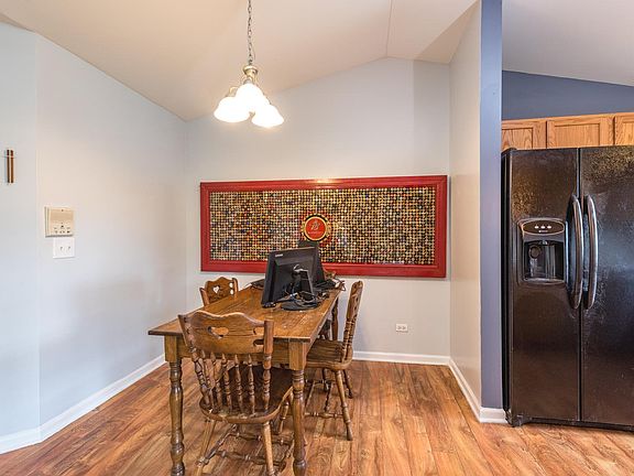 3rd image of 1065 N Village Dr Unit 4