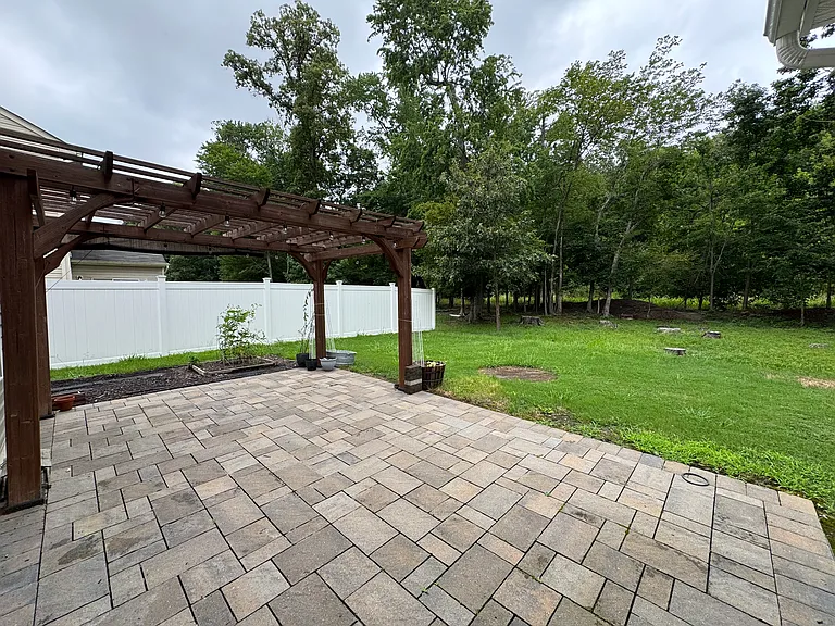 624 Leonard Ln — Photo 29