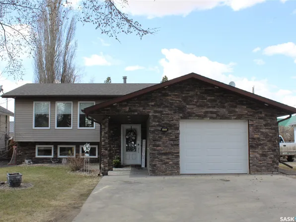 411 3rd Street W, Wilkie, SK S0K 4W0