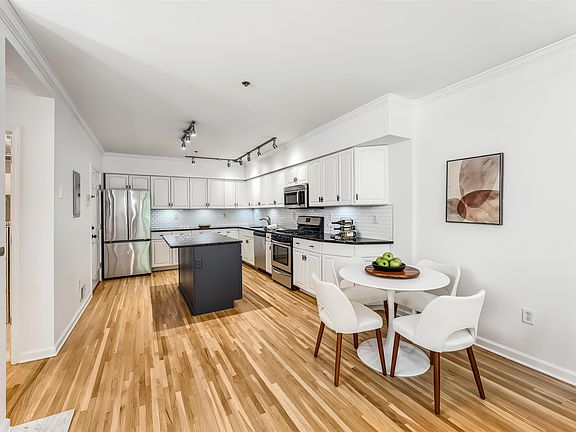 3rd image of 508 1st St APT 2W
