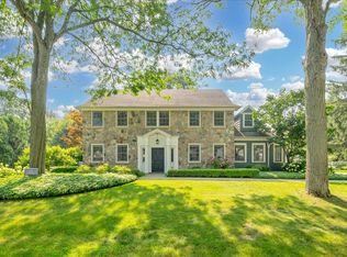 1211 Willow Ln, Birmingham, MI 48009