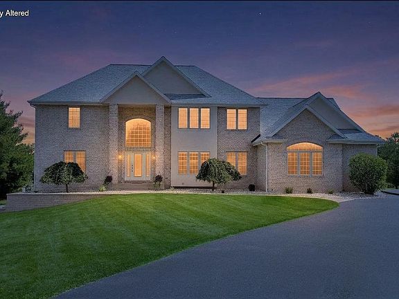 3rd image of W4744 Briar DRIVE