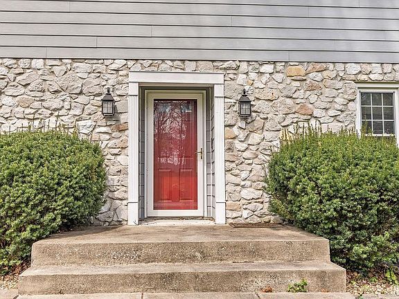 3rd image of 295 Northern Hills Dr