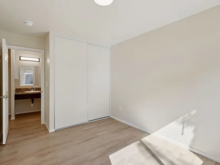 2490 Lancaster Dr — Photo 3