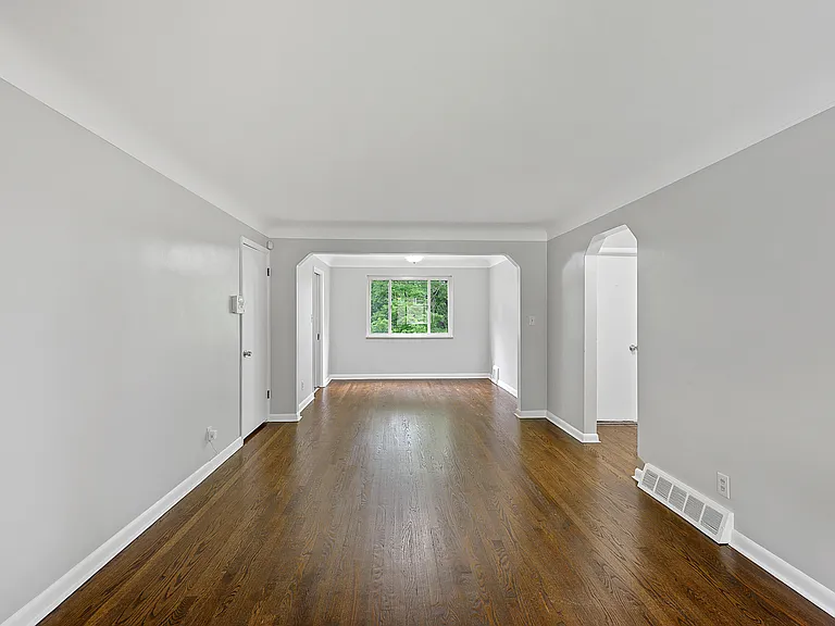 1723 Tuxworth Ave — Photo 22
