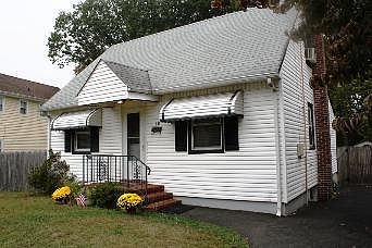 3 Bedroom Cape / Side View
