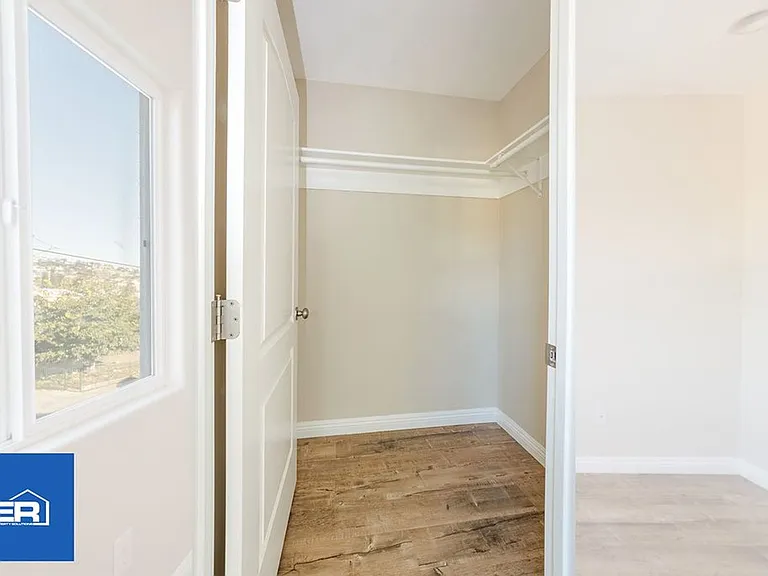 2722 E Cincinnati St — Photo 19