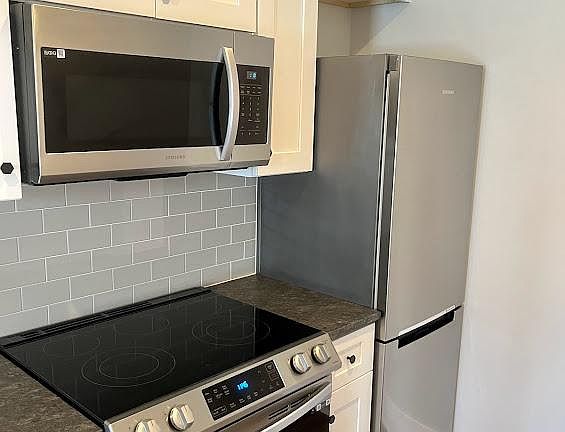 4th image of 205 S Grace St #205