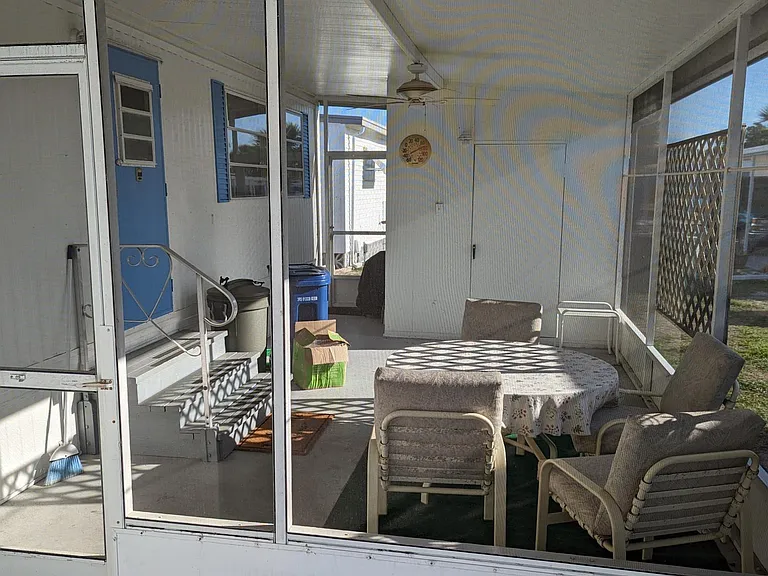 205 Mantua Dr — Photo 4