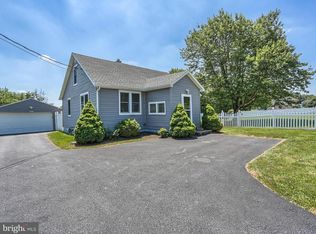 2140 Greenbriar Rd, York, PA 17404