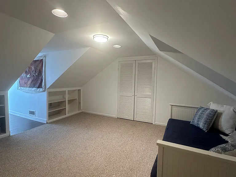 107 W Hill St — Photo 13