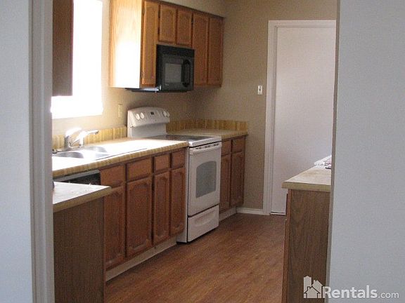 2nd image of 1025 Baxter Dr