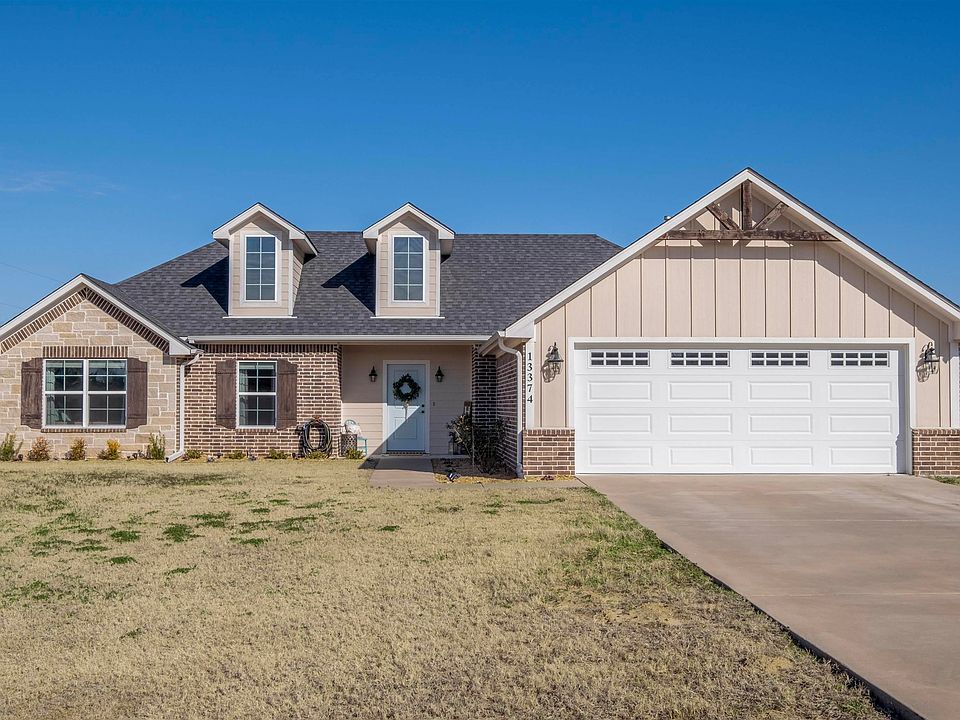 1st image of 13374 Hickory Oak Dr