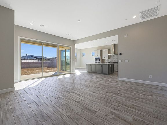 4th image of 13325 W Dale Ln