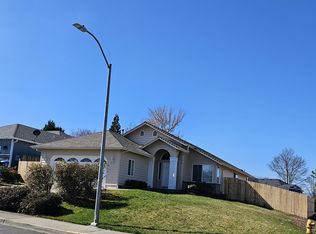 1750 Patriot Ln, Grants Pass, OR 97527