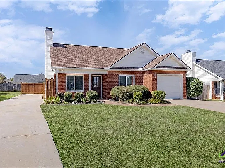 208 Stirling Bridge Dr — Photo 2