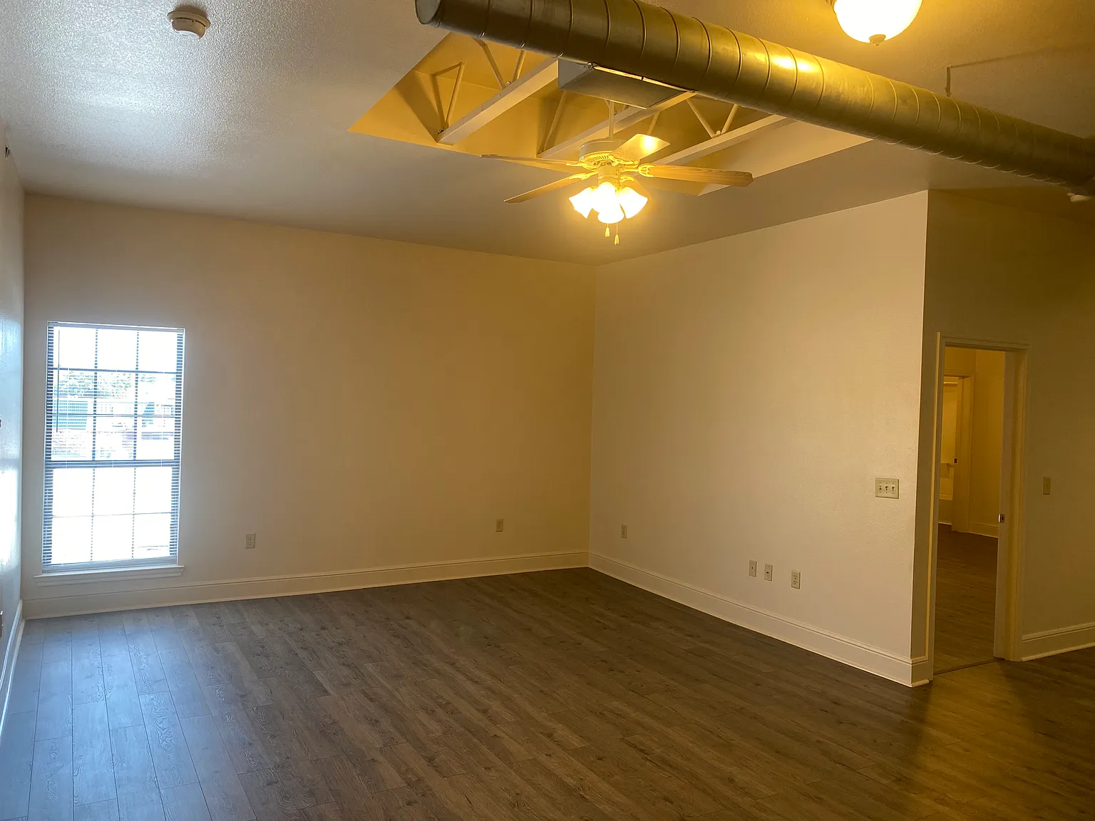 2 bed, 1113 sqft, $1,250 — Photo 3