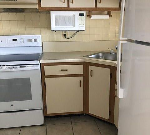 5th image of 801 NW 47th Ave APT 914W