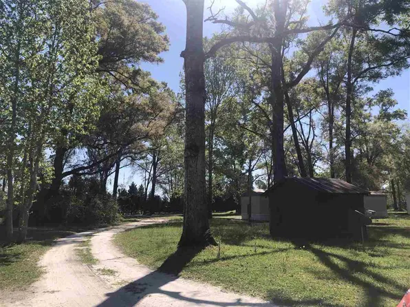 1435 Old Woodville Rd, Crawfordville, FL 32327