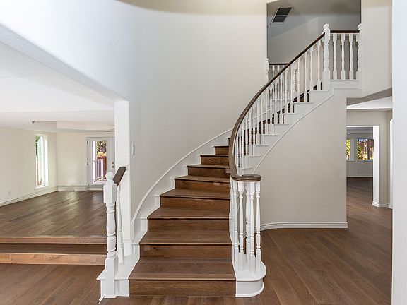 5th image of 2342 Mountain Ave