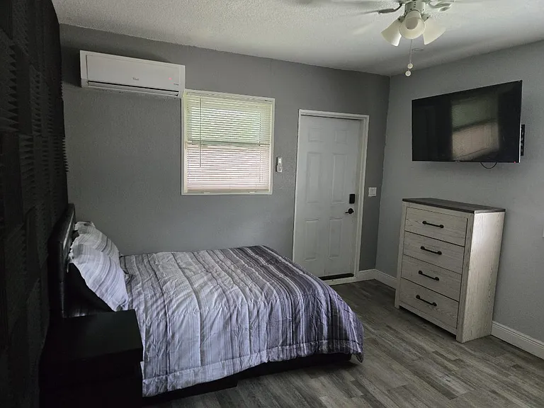 1823 E 109th Ave #1 — Photo 2