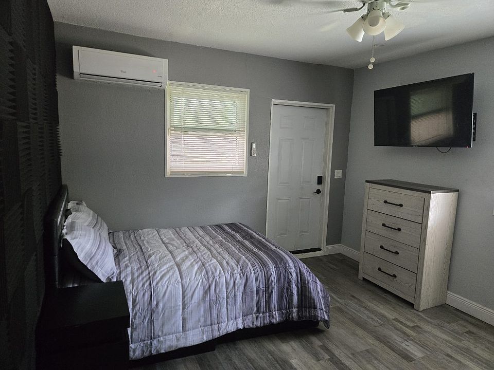2nd image of 1823 E 109th Ave #1