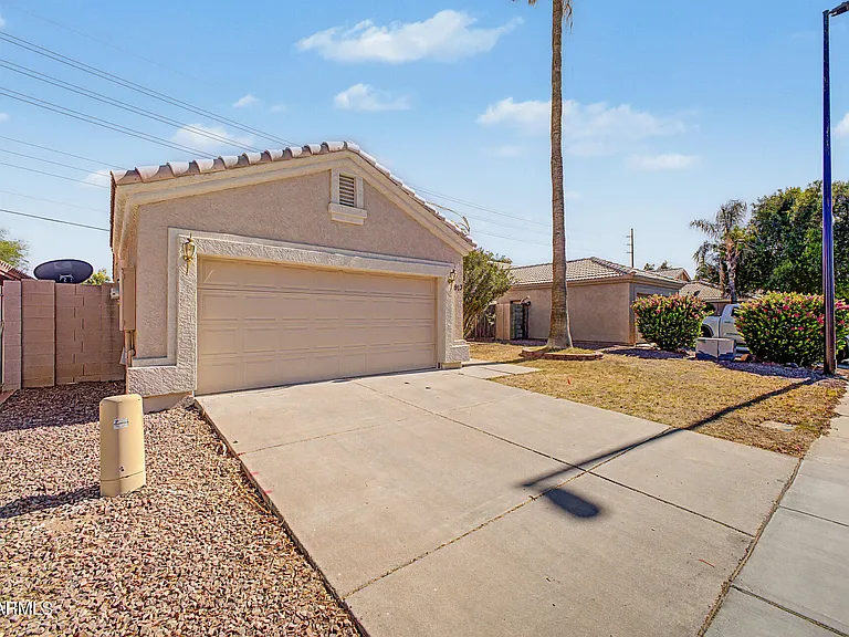 1913 E Marquette Dr — Photo 3