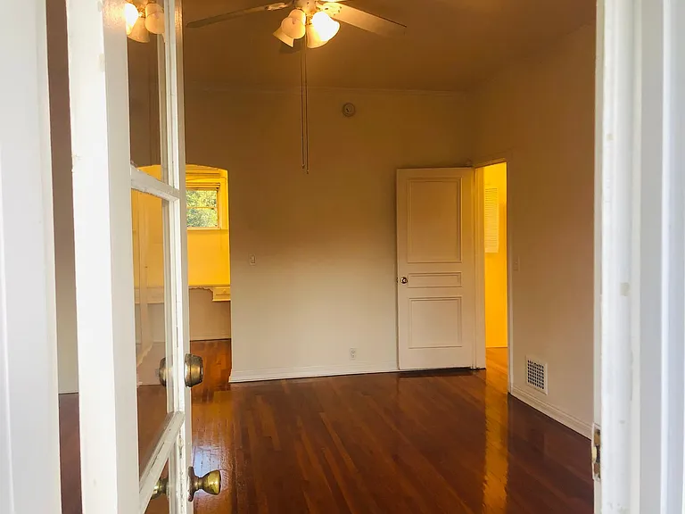 10800-10808 Lindbrook Dr — Photo 25