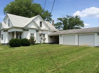 424 N Walnut St, Versailles, IL 62378
