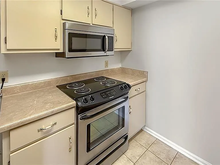 475 Mount Vernon Hwy NE #C225 — Photo 14