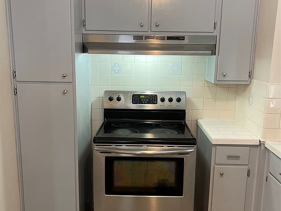 2nd image of 15 Vine St