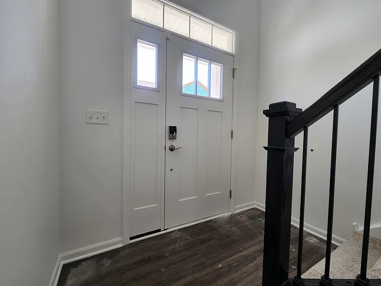 1033 Atterberg Rd — Photo 3