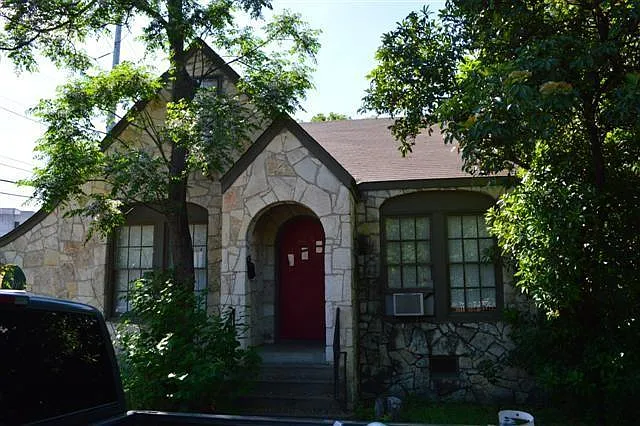 5 bed, 1500 sqft, $4,200 — Photo 1