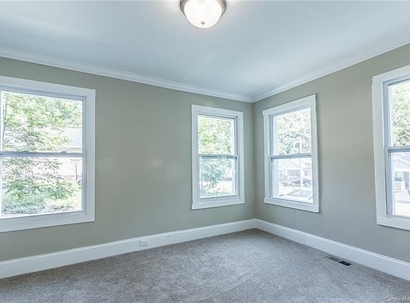 5th image of 115 W 4th Ave