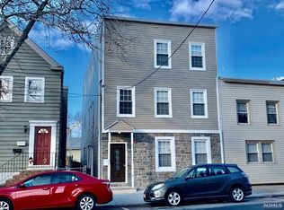 216 Hamilton St FLOOR 2, Harrison, NJ 07029