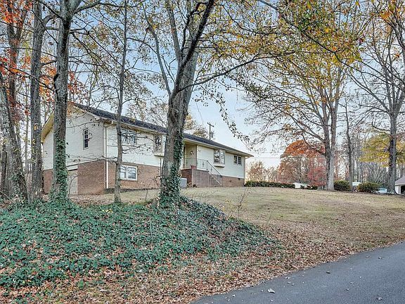 2nd image of 149 Greenvista Ln